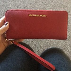 Red Michael Kors wallet💕